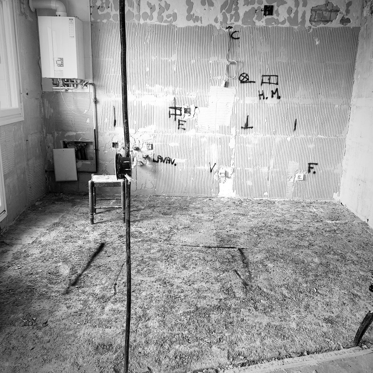 Espacio en plena fase de demolición — antes de la intervención